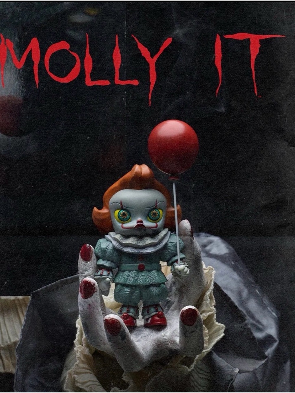 MOLLY as IT Pennywise with Red Balloon Figurine Pop Mart
